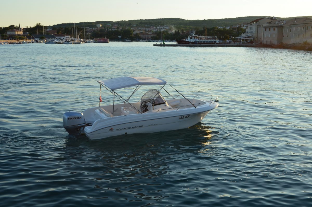 Atlantic 670 open mieten Kroatien Urlaub Insel Krk