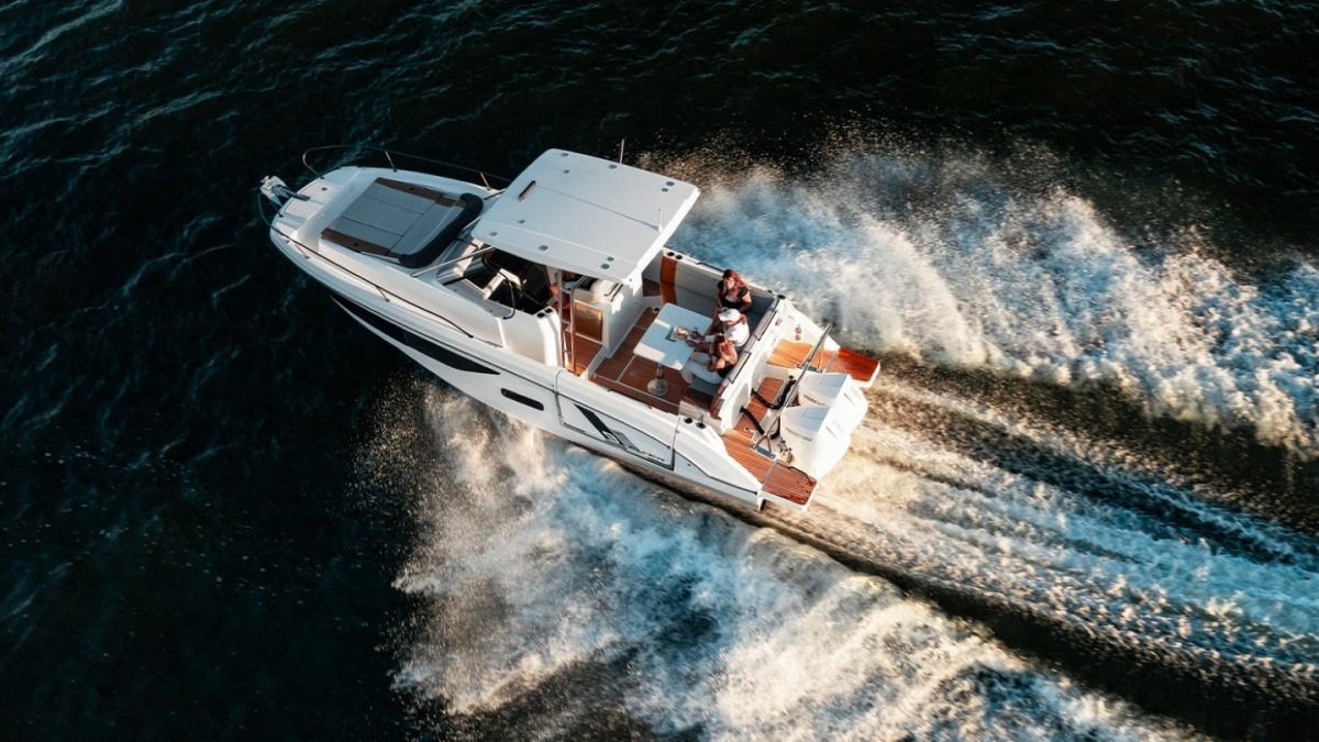 Beneteau Flayer 9 Luxus Sportboot mieten Krk Kroatien