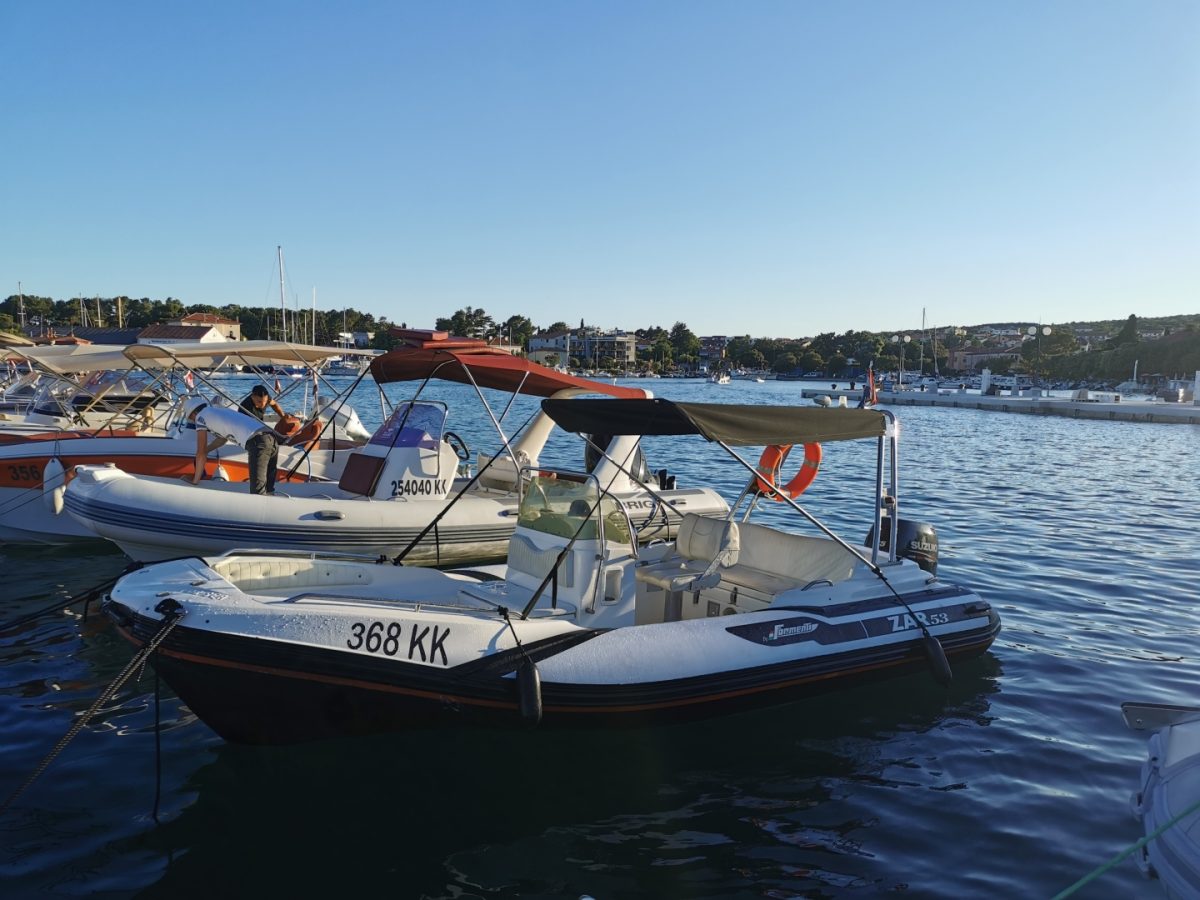 Zar 53 Schlauchboot mieten Kroatien Urlaub Krk