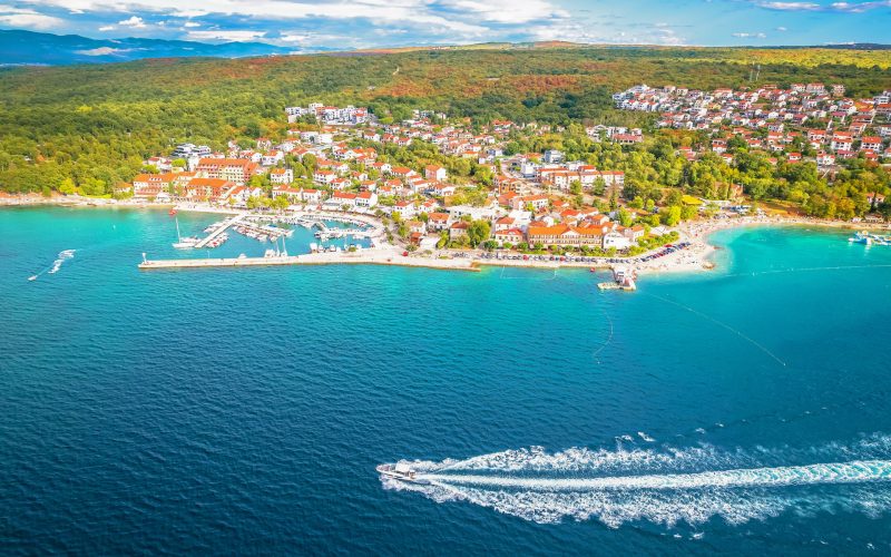 Moderne Ferienwohnung auf der Insel Krk mit Terrasse und Meerblick, ideal für Langzeitmiete und Überwintern an der Adria.
