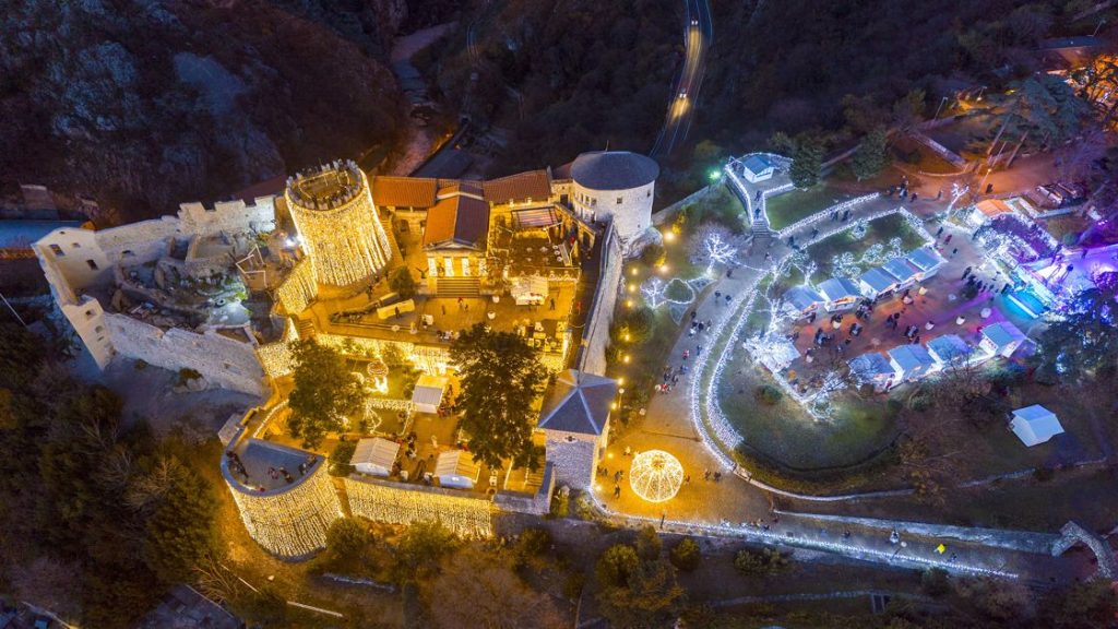 Advent Trsat Burg - Kurze Fahrt von der Insel Krk