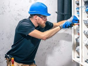 Elektriker Handwerk Insel Krk Kroatien Fachkräftemangel