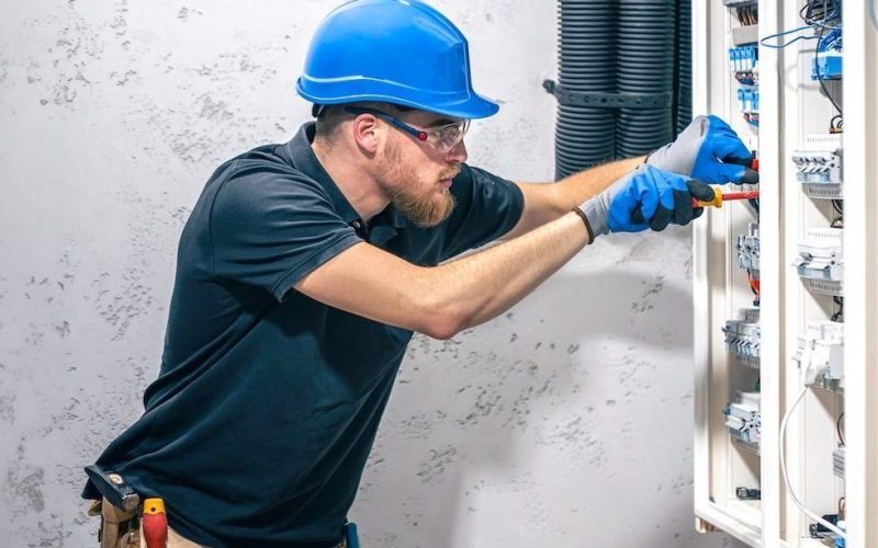 Elektriker Handwerk Insel Krk Kroatien Fachkräftemangel