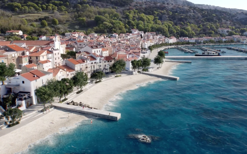 3D-Ansicht des 8-Millionen-Euro Umbauprojekts der Promenade in Baška auf der Insel Krk mit neuem Strandbereich.