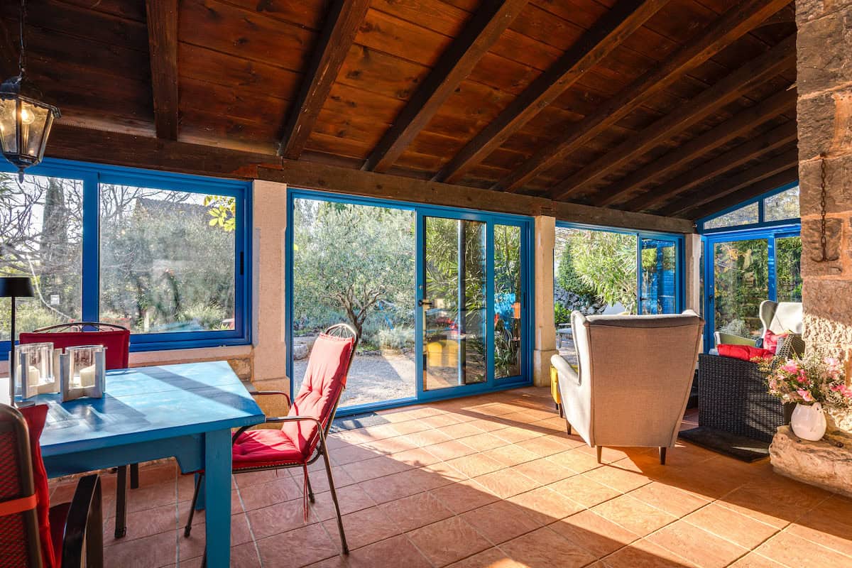 Veranda mit Gartenblick